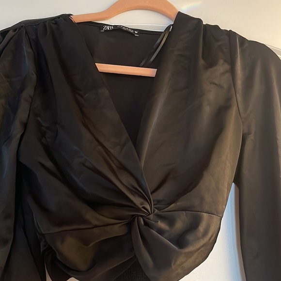 Zara black Xs long sleeve long front crop top nwot - Picture 2 of 4